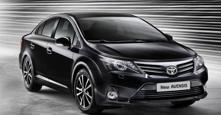 Poliftingowa Toyota Avensis odsłonięta