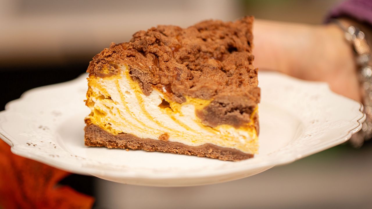 Sernik zebra w wersji dyniowej