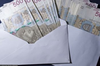 Od komunijnych kopert można zapłacić podatek. Oto zasady
