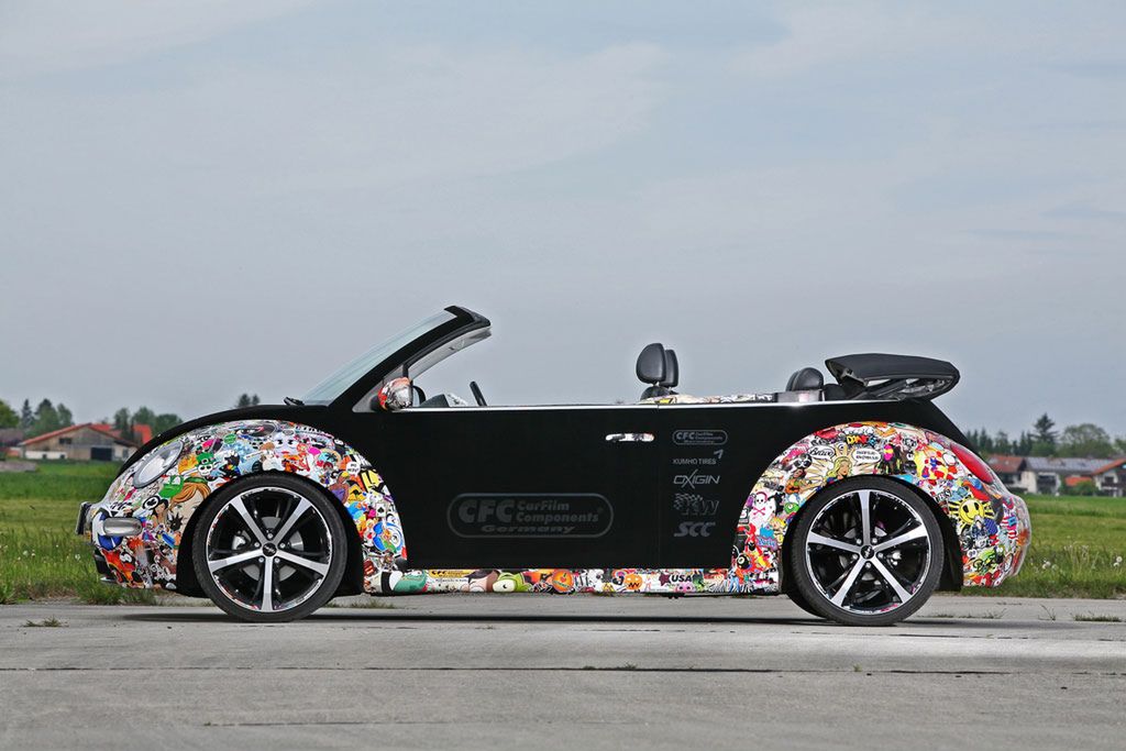 Volkswagen New Beetle Stickerbomb (fot. powerup2020.com)