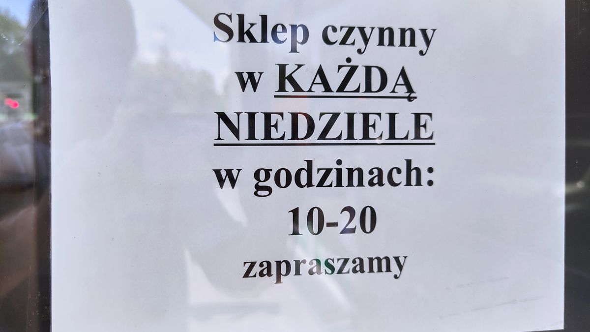 Zakaz handlu w niedziele staje się martwym przepisem