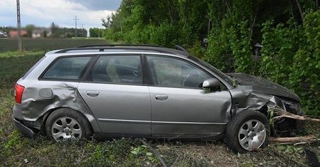 Pijana matka rozbiła auto. Wiozła dwoje dzieci