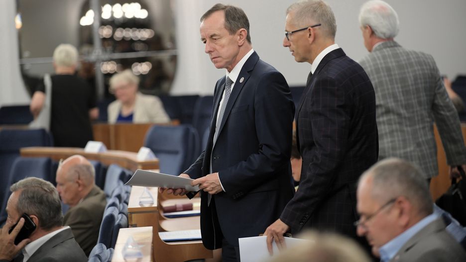 Plany PiS i zmiany na mapie. Deklaracja marszałka Senatu