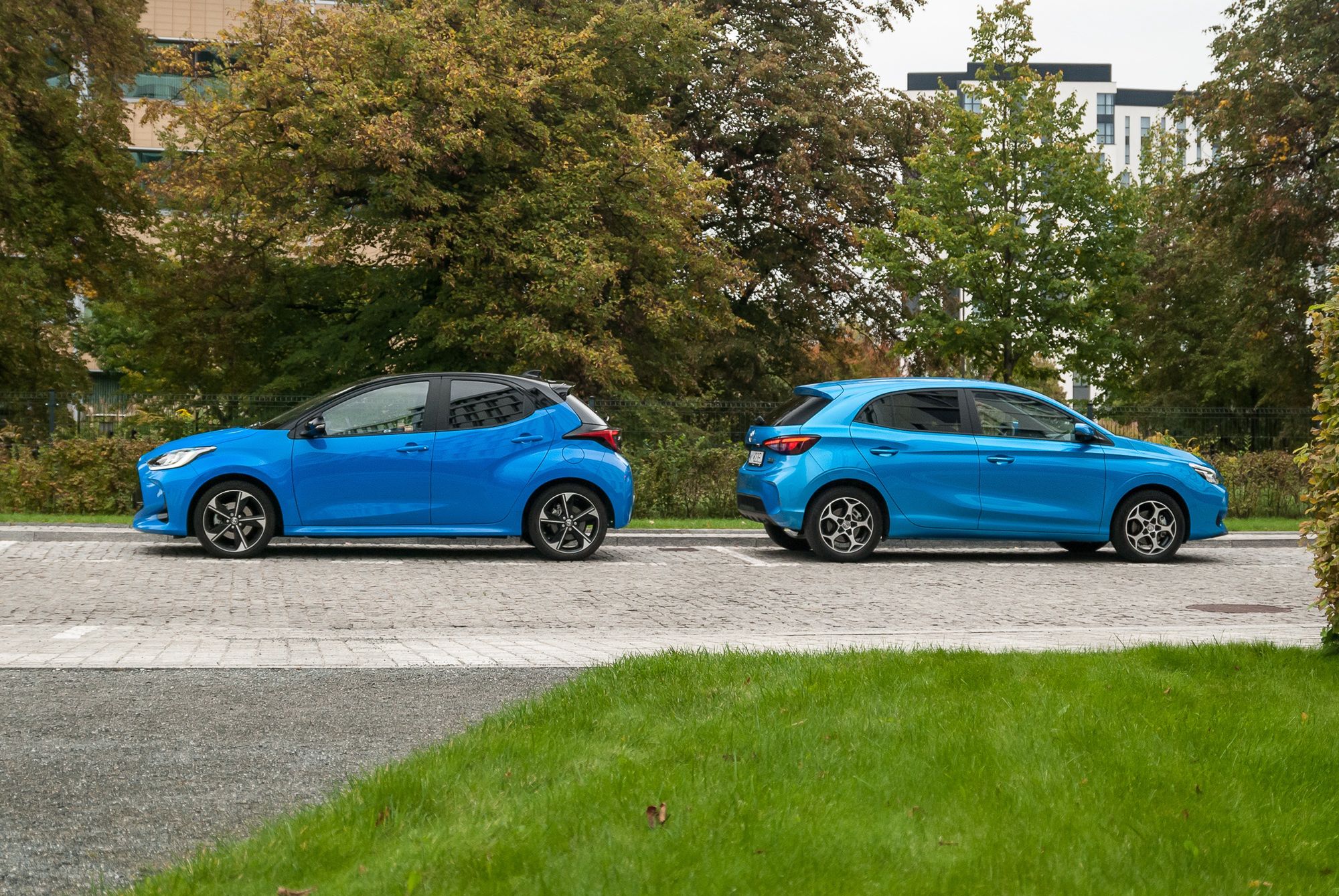 MG 3 i Toyota Yaris