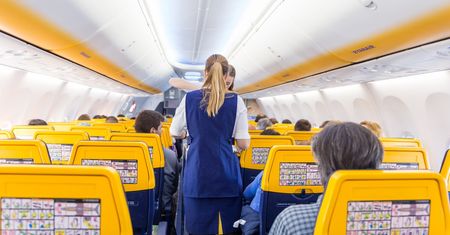 Ryanair wyrzucił pasażera z pokładu. Nie zarezerwował miejsca