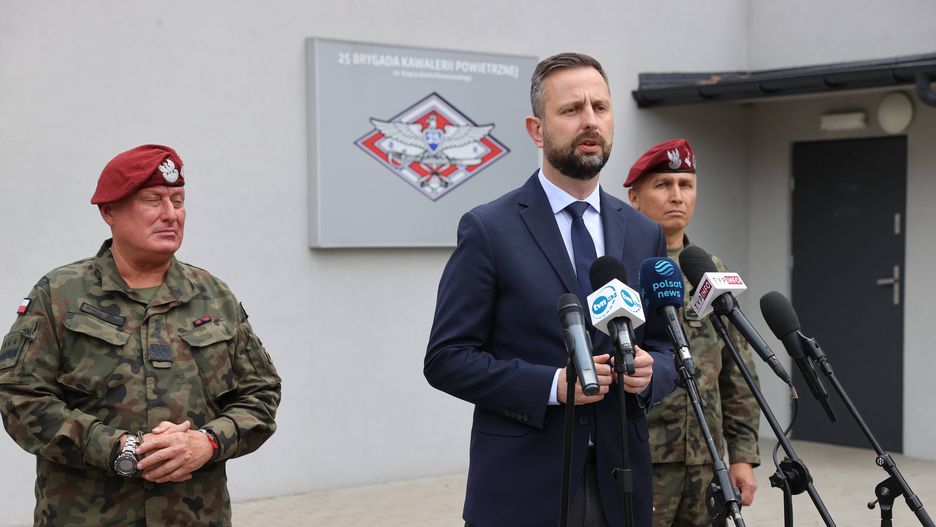 Odprawa z udziałem szefa MON