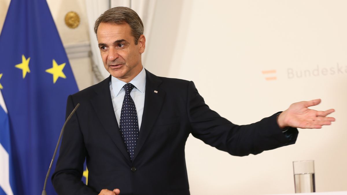 VIENNA, AUSTRIA - SEPTEMBER 11: Austrian Prime Minister Karl Nehammer (not seen) and Greek Prime Minister Kyriakos Mitsotakis hold a joint press conference following their meeting in Vienna, Austria on September 11, 2024. (Photo by Askin Kiyagan/Anadolu via Getty Images)