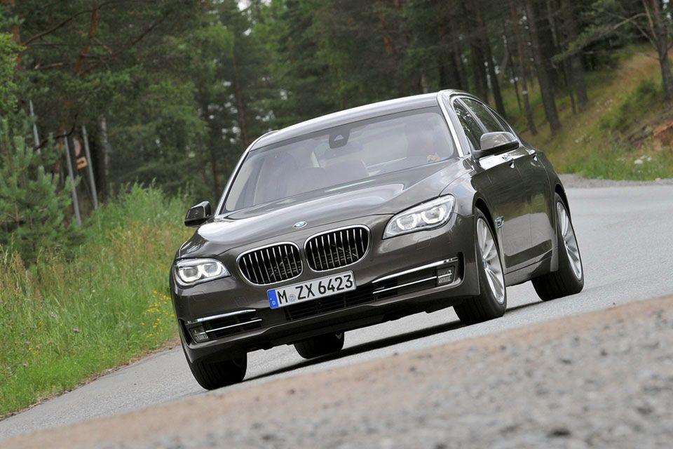 BMW serii 7 na rok 2013 - megagaleria niemieckiego okrętu flagowego 62