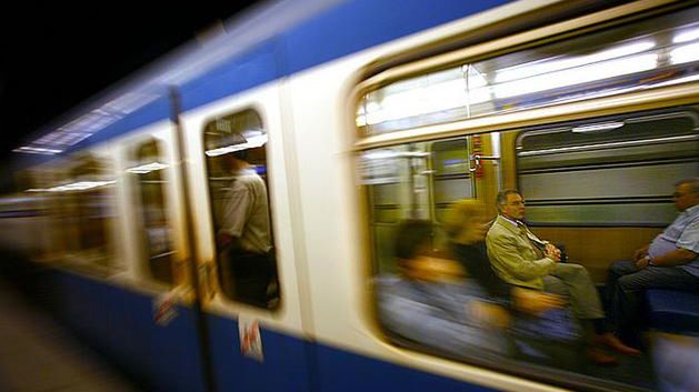 PKP o zmianach i opóźnieniach informuje SMS-em 1