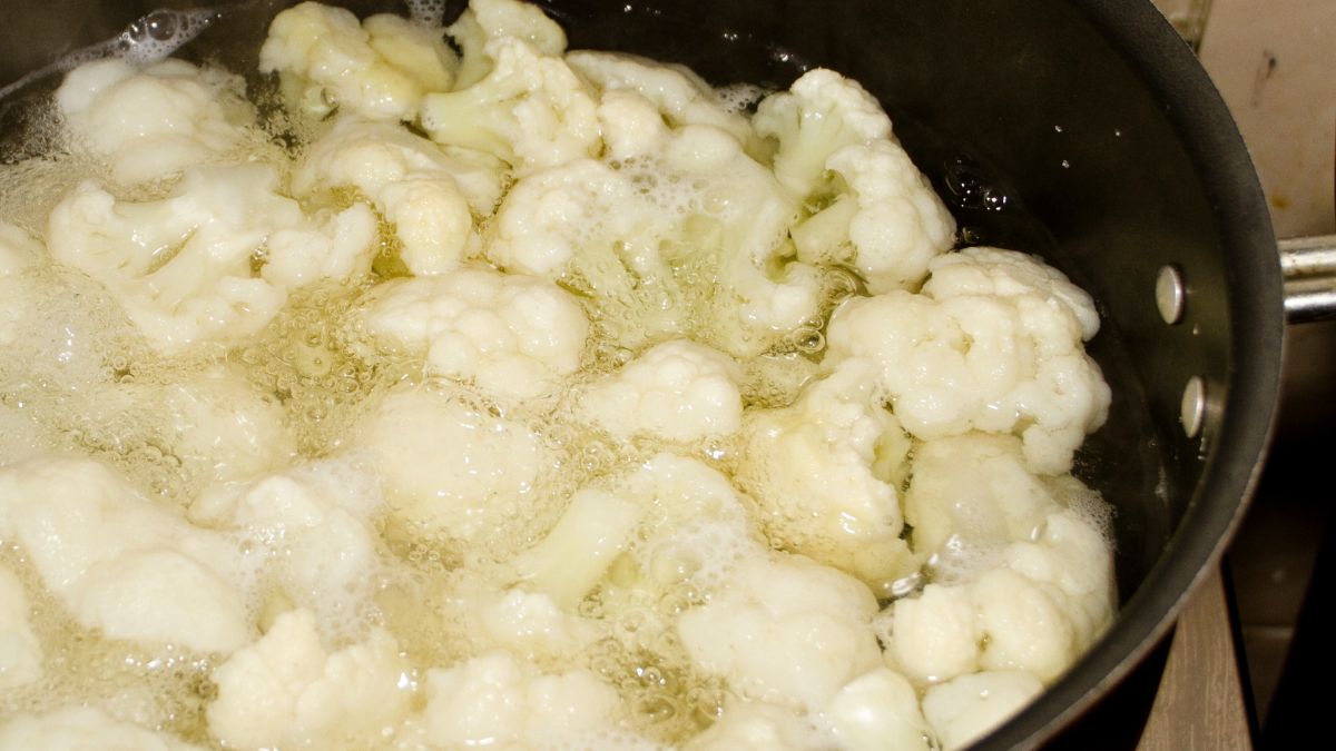 Gotujesz kalafior? Pamiętaj o tych dwóch dodatkach