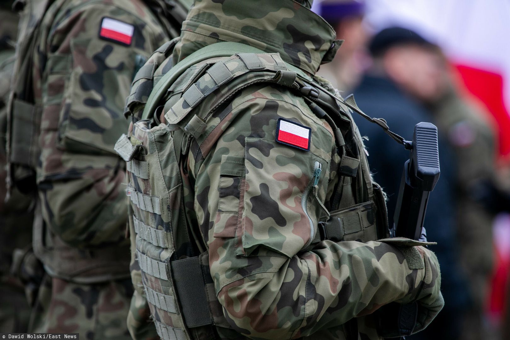 Przysi?ga WOT w Parku FontannFot. Dawid Wolski/East News, Warszawa, 21.04.2024. Przysiega 18. Stolecznej Brygady Obrony Terytorialnej w Multimedialnym Parku Fontann w Warszawie.Dawid Wolski