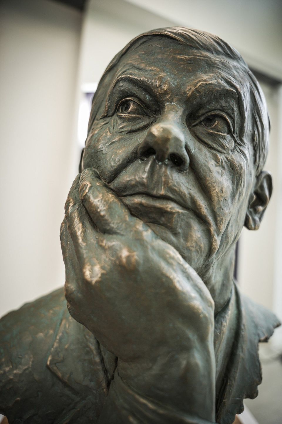 Pomnik Zbigniewa Herberta w Toruniu