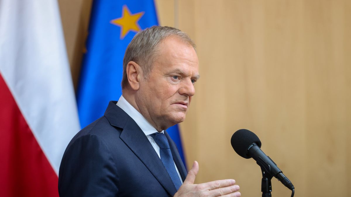 Donald Tusk
Albert Zawada
lotnisko, premier, UE, Unia Europejska, wylot, kul, spotkanie spotkania