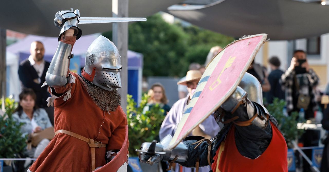 Poznań: Rycerze, kat i cyrulik na rynku. To Jarmark Rycerski Św. Franciszka na Śródce