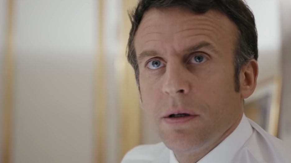 Prezydent Emmanuel Macron jako gwiazda trwającego ponad dwie godziny dokumentu w trzech częściach 