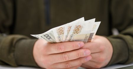Ile trzeba zarabiać na 8 tys. zł emerytury? Mamy wyliczenia