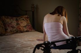 Ten dramat przeżywa codziennie 109 Polek. "To może być twoja sąsiadka, przyjaciółka, to możesz być ty"