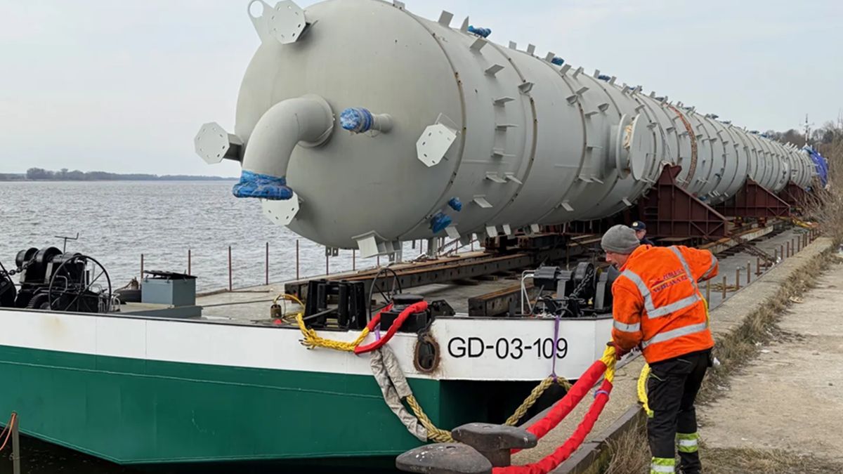 Gigantyczna dostawa dla Orlenu. Transport dotarł do Płocka