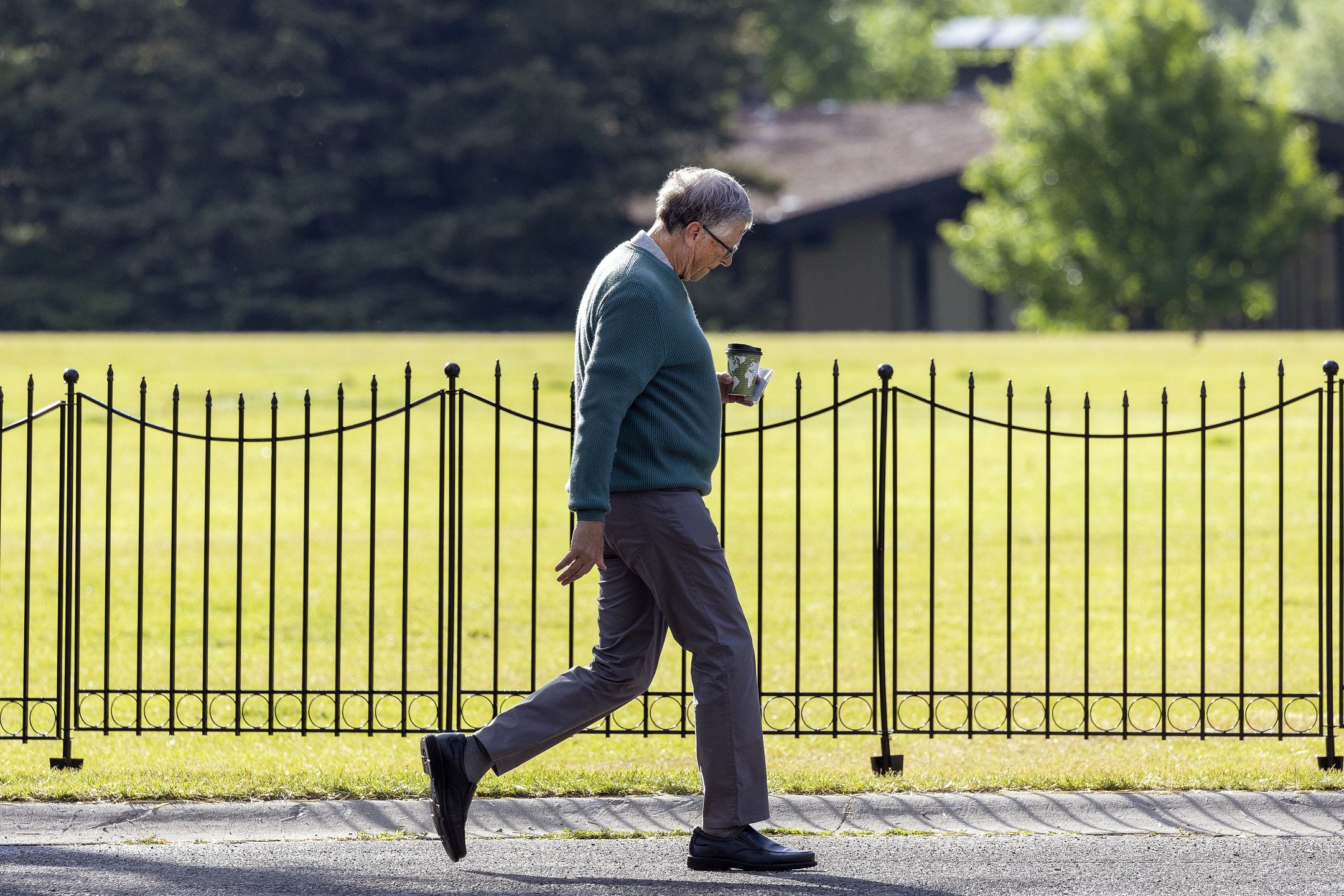 SUN VALLEY, IDAHO - JULY 07: Bill Gates, co-founder of Microsoft and Chair of the Gates Foundation, walks to a morning session during the Allen & Company Sun Valley Conference on July 07, 2022 in Sun Valley, Idaho. The world's most wealthy and powerful businesspeople from the media, finance, and technology will converge at the Sun Valley Resort this week for the exclusive conference. (Photo by Kevin Dietsch/Getty Images)