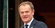 Donald Tusk spaceruje wzdłuż plaży. Polityk uwiecznił romantyczny widok