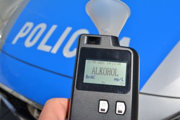 Miał 3 promile i jechał Citroenem przez Opatów. Policjanci po służbie przerwali jego jazdę