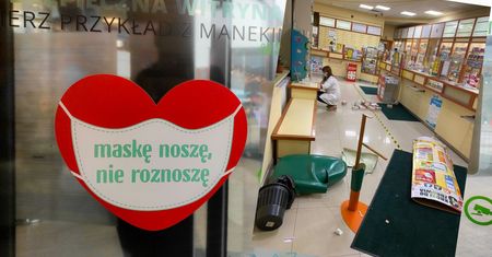 Zdemolował aptekę, bo poproszono go o założenie maseczki