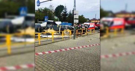 Poważny wypadek w Bełżcu na krajowej „17”. Droga jest zablokowana