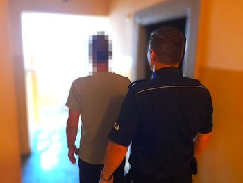 Pomorskie. Wtargnął do mieszkania byłej partnerki i groził, że ją zabije. 50-latek aresztowany na 3 miesiące
