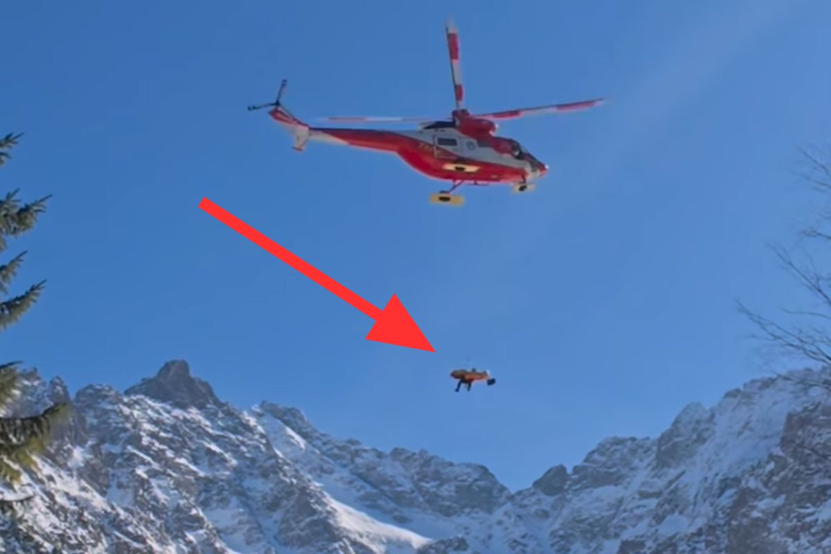 Ratownik TOPR poruszył turystów. Niezwykły gest podczas akcji śmigłowca w Tatrach