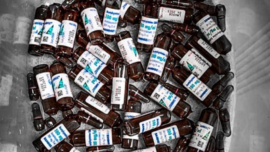 Ratownicy podali pacjentom N-acetylocysteinę 