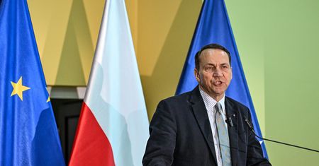 Sikorski komentuje apel Zełenskiego po kolejnych rosyjskich atakach
