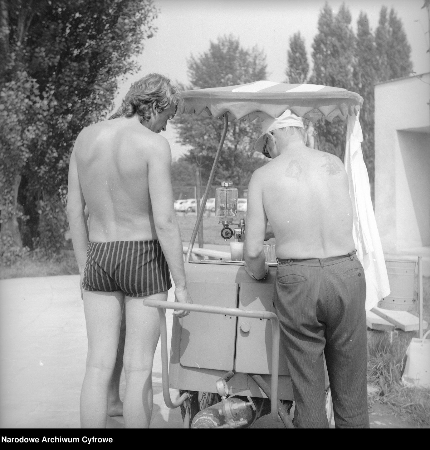 Uliczne saturatory cieszyły się ogromnym powodzeniem