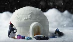 Szaleństwo ciast z pingwinem reklamuje świątecznie Mark &amp; Spencer Food (wideo)