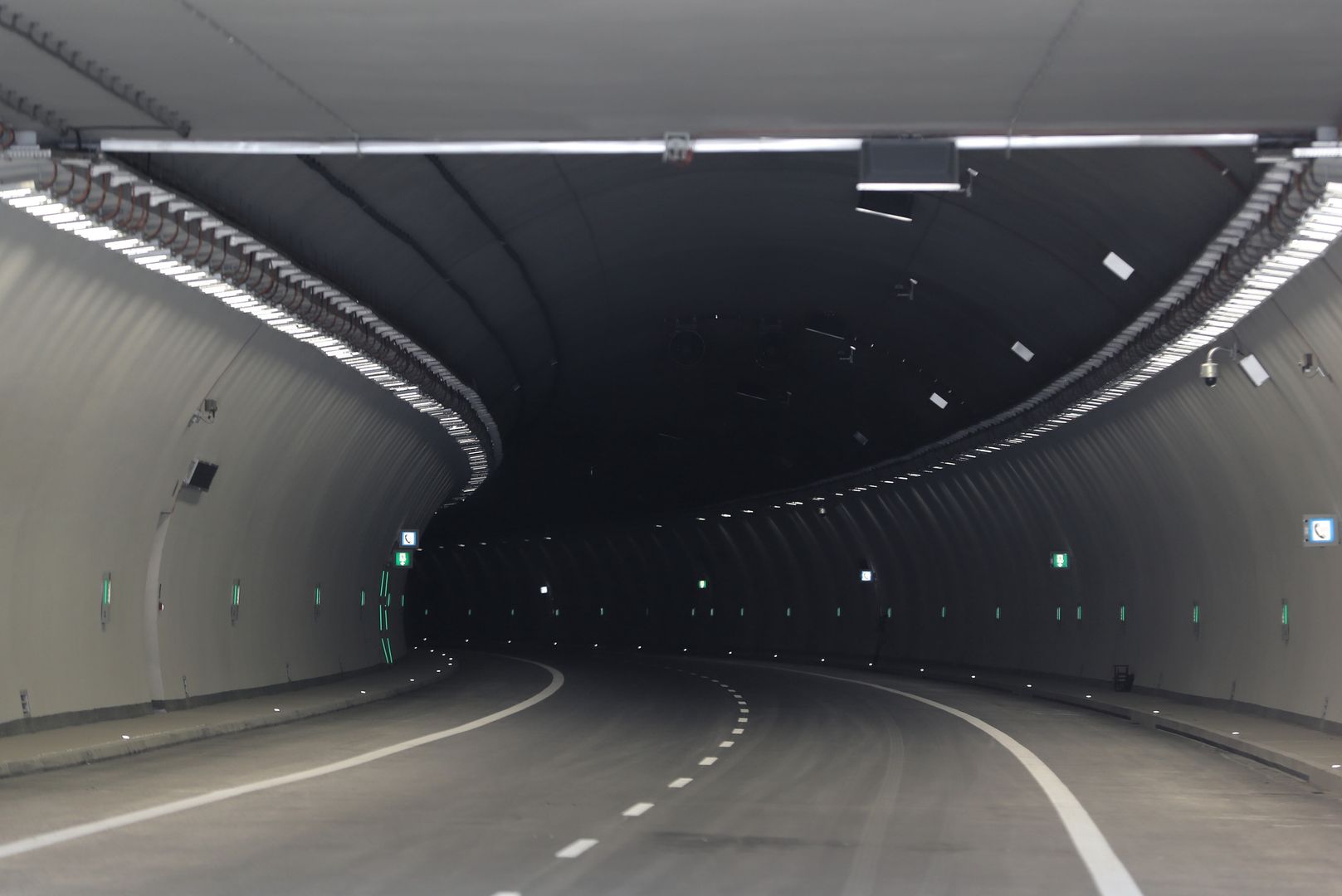 W sobotę otwarto tunelu w ciągu zakopianki. Budowa trwała ponad pięć lat 