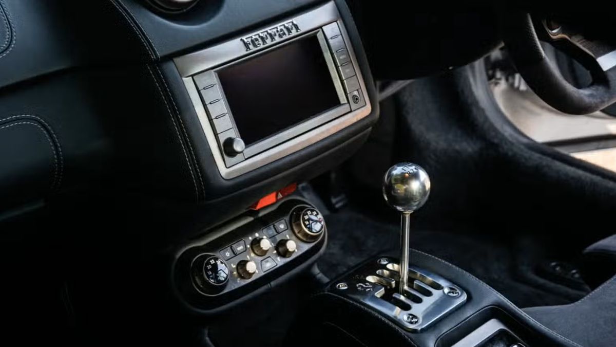 Ferrari California z manualną przekładnią