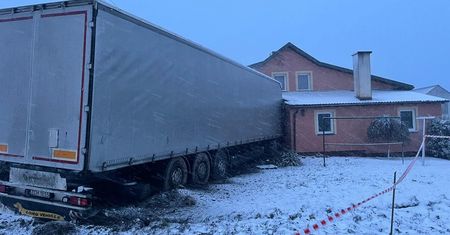 Tir wjechał im do kuchni. "Życie uratowała mi lodówka"