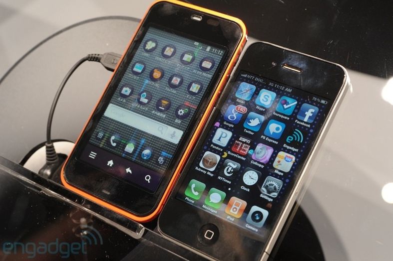 Porównanie wyświetlaczy: Sharp IS03 i iPhone 4 2