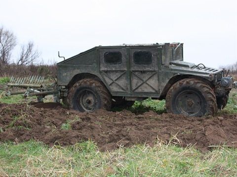 Rosyjski Hummer domowej roboty pokona prawie każdą przeszkodę 7