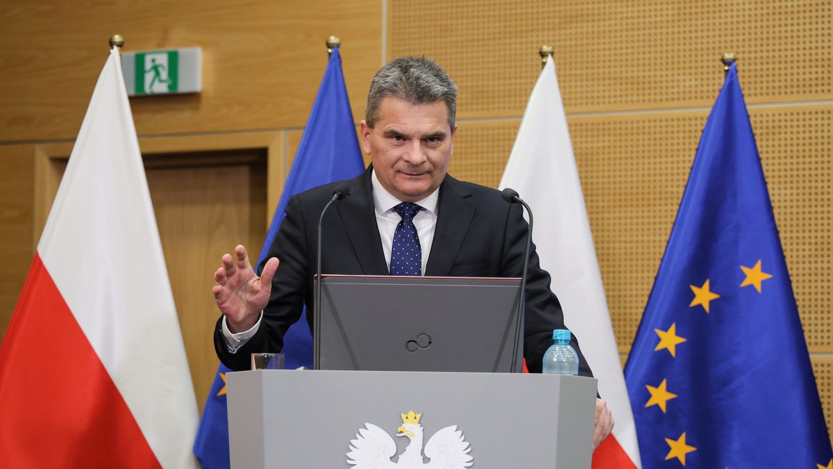 Warszawa, 14.01.2025. Prokurator Krajowy oraz I zastępca Prokuratora Generalnego Dariusz Korneluk podczas konferencji prasowej Zespołu prokuratorów do zbadania spraw pozostających w zainteresowaniu opinii publicznej, 14 bm. w Prokuraturze Krajowej w Warszawie. (amb) PAP/Paweł Supernak