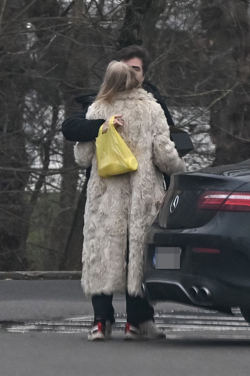 Naturalna Grażyna Szapołowska maszeruje na trening do "TzG"