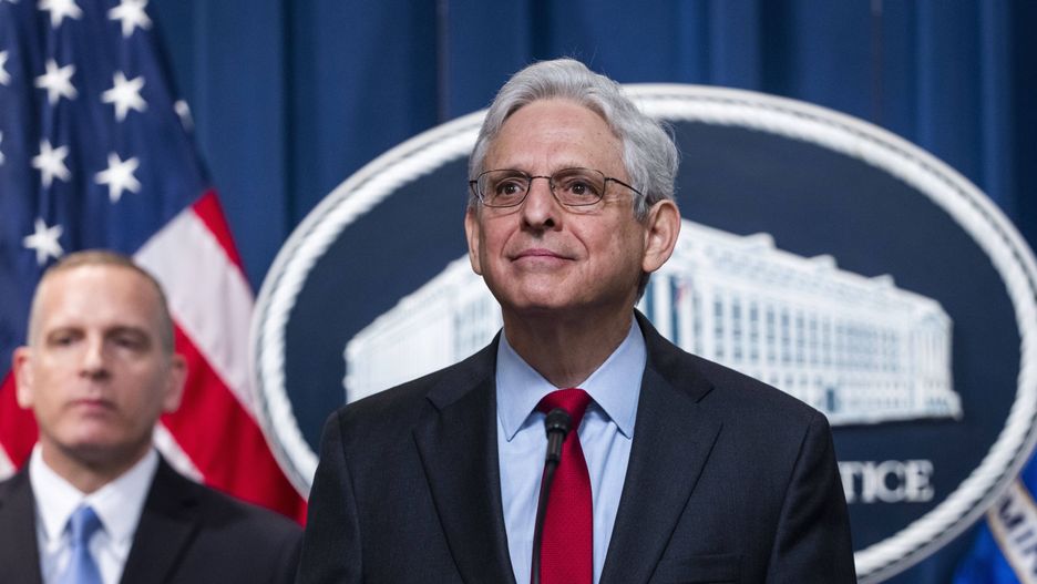Atttorney General Garland announces international darknet trafficking enforcement action
epa10604431 US Attorney General Merrick Garland (R) and FBI Deputy Director Paul M. Abbate (L) announce the results of 'Operation SpecTor,' the largest international law enforcement operation targeting fentanyl and opioid traffickers on the Darknet, at the Justice Department in Washington, DC, USA, 02 May 2023. Garland said the operation resulted in 288 arrests in numerous countries.  EPA/JIM LO SCALZO 
Dostawca: PAP/EPA.
JIM LO SCALZO