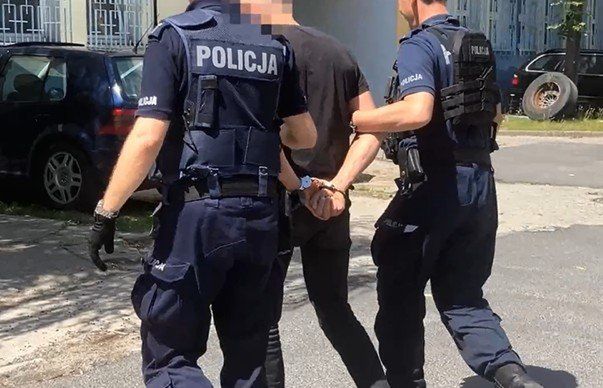 Włamania do domów są w Toruniu rzadkim przestępstwem. Jednym z głośniejszych było do domu zamożnych ludzi przy ul. Narcyzowej na Wrzosach latem ubr. Ale sprawcę szybko ujęto. W br. recydywista Aleksander S. skazany został prawomocnie na 4 lata więzienia i trafił za kraty.