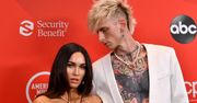 American Music Awards. Megan Fox i Machine Gun Kelly debiutują na ściance JAKO PARA. Piękni?