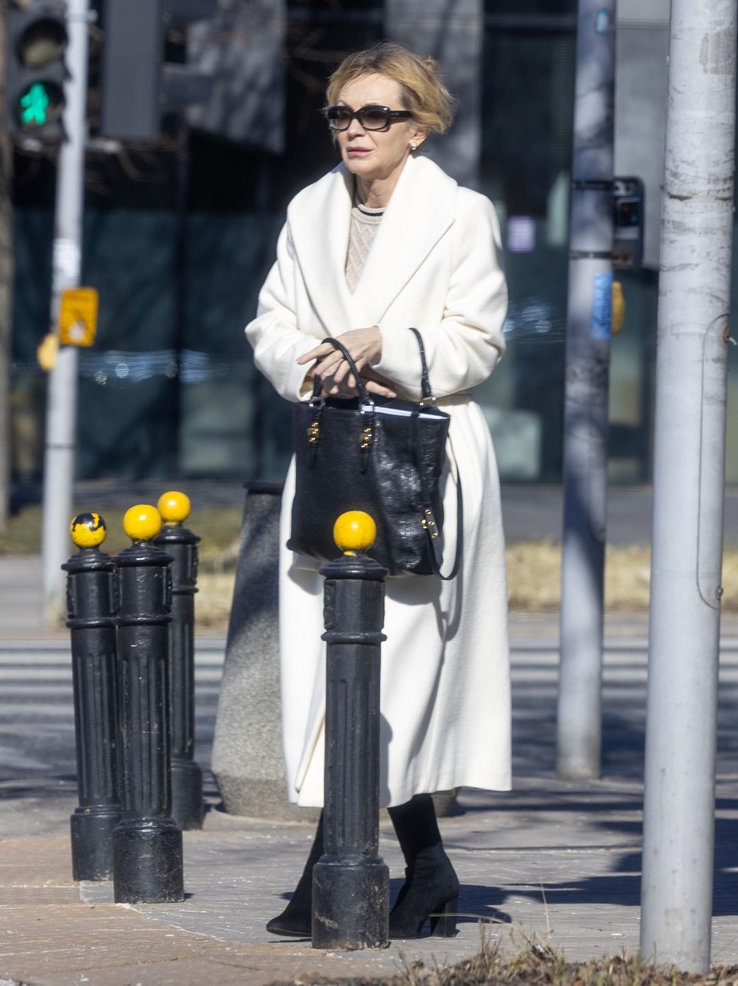 Beata Ścibakówna walczy z wiatrem i  łamie przepisy drogowego