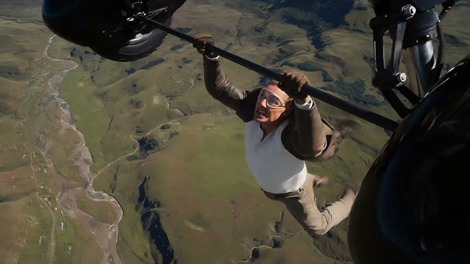 Tom Cruise w filmie "Mission Impossible: The Final Reconing"