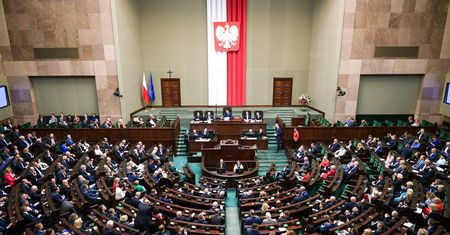 Jawne majątki rodzin polityków. UODO: "Niezgodne z rozporządzeniem"