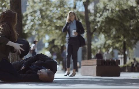 AXA w nowej kampanii edukuje na temat zasad pierwszej pomocy