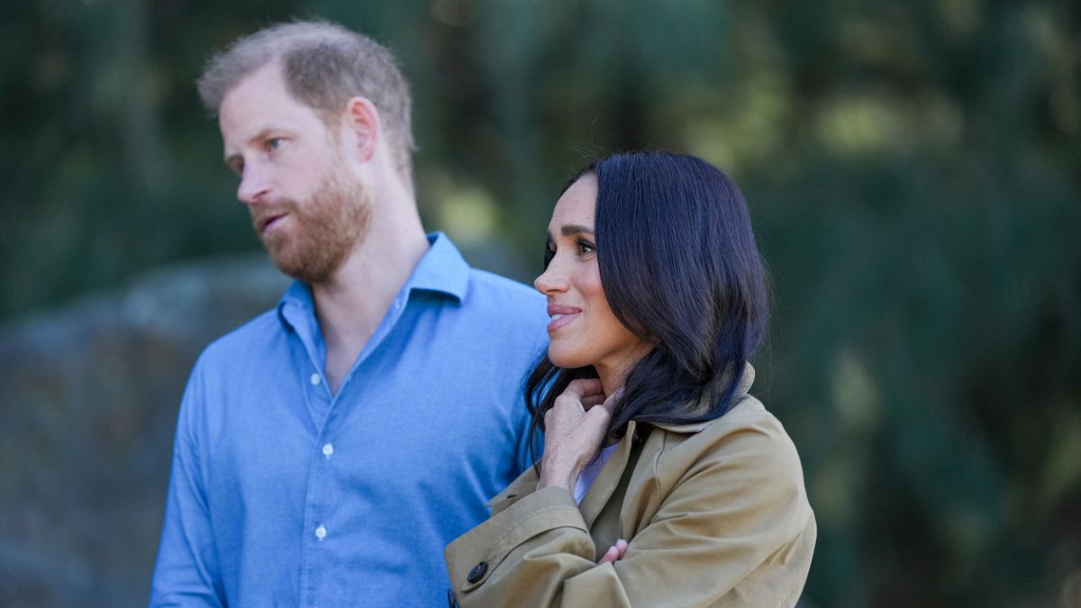 Harry i Meghan wylądowali z dziećmi w Wlk. Brytanii