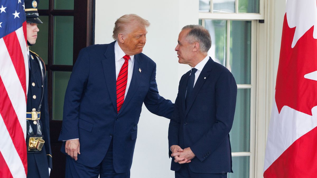 US President Donald Trump, left, greets Mark Carney, Canada's prime minister, during an arrival ceremony outside the West Wing of the White House in Washington, DC, US, on Tuesday, May 6, 2025. The in-person meeting carries high stakes for Carney, who led his Liberal Party to a stunning victory by promising to win the trade war with the US and protect Canadian sovereignty in the face of US aggression. Photographer: Aaron Schwartz/Bloomberg via Getty Images