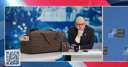 Czeka na zatrzymanie. Matecki spakowany w Republice